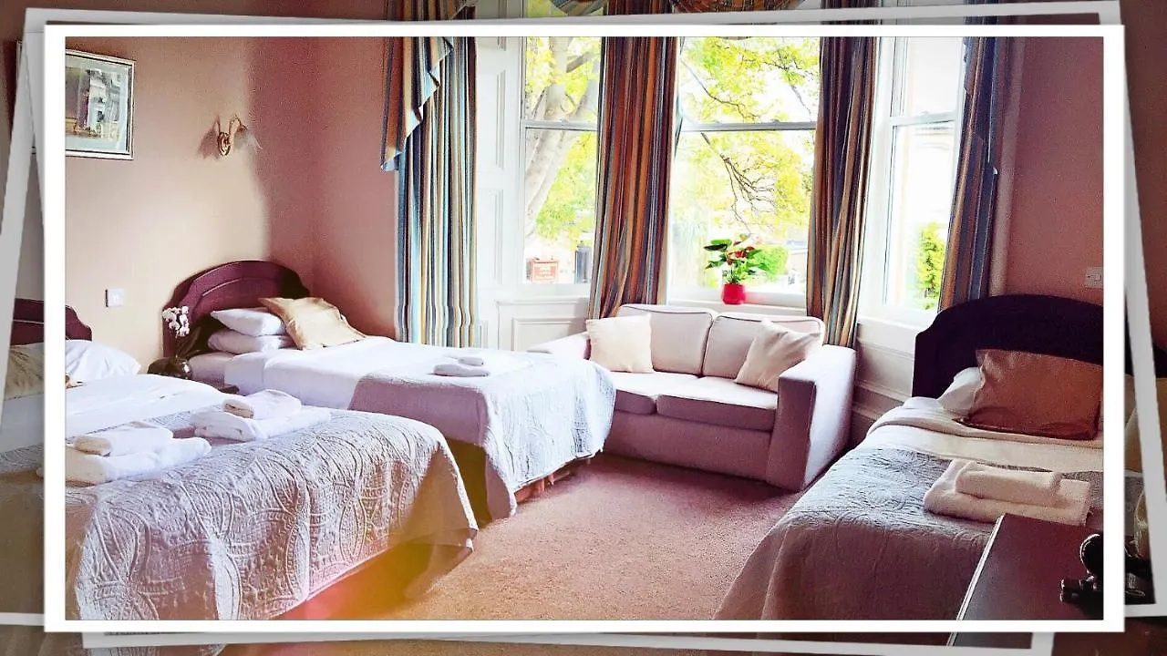 Allison House 16 Edinburgh 4*,